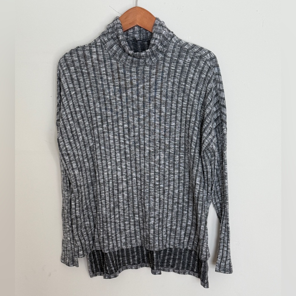 American Eagle Outfitters High Low‎ Turtleneck Charcoal Knit Top Size M
